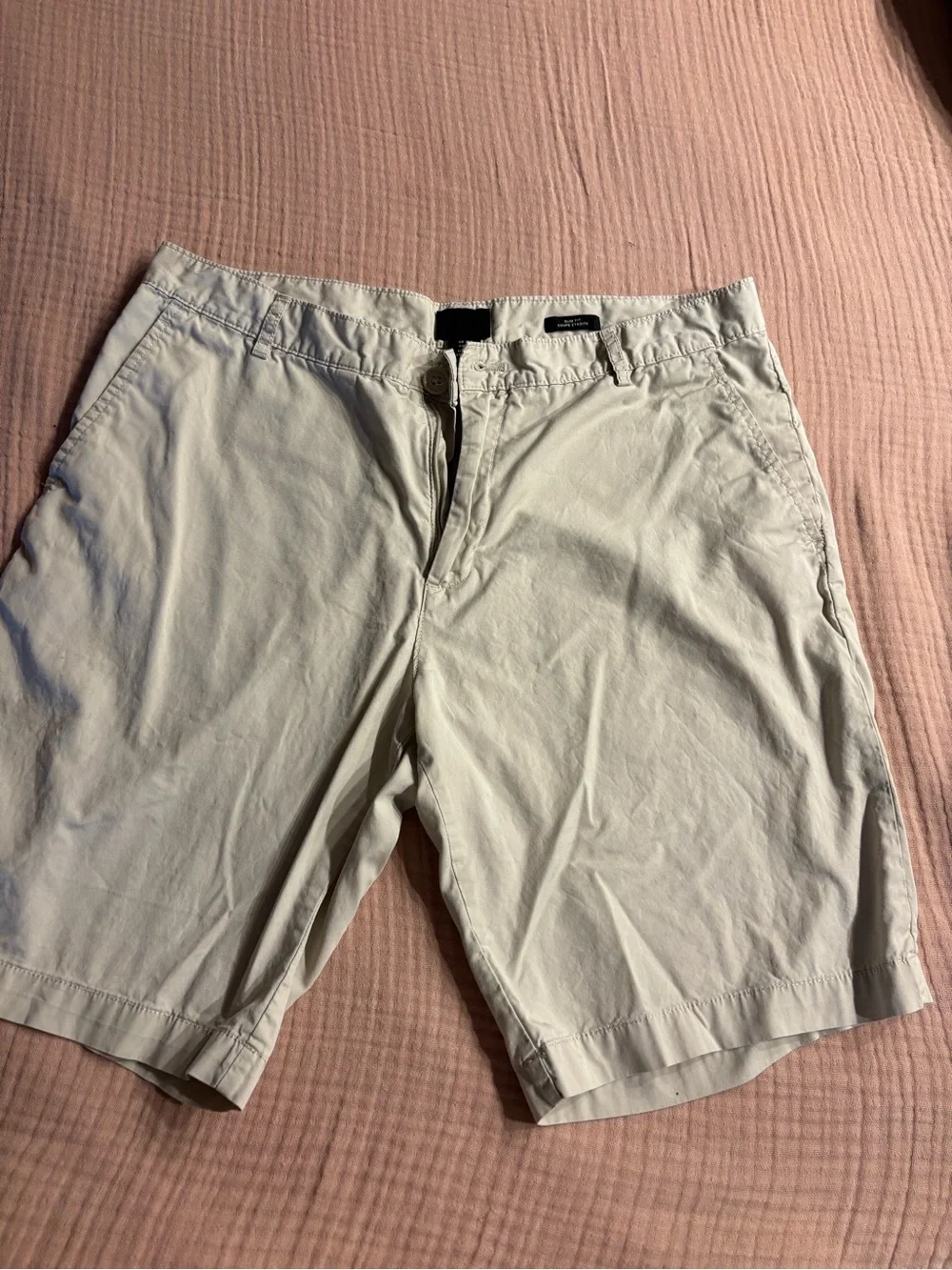 H& M men’s khaki shorts